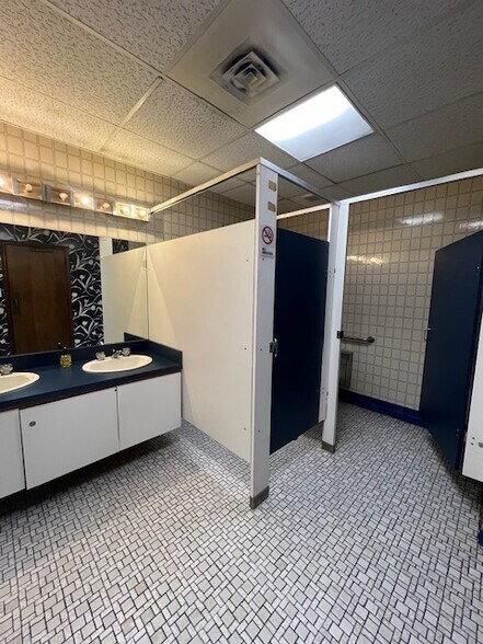 More Photos Of 4401-4405 NW 4th St, Oklahoma City Medical For Sale