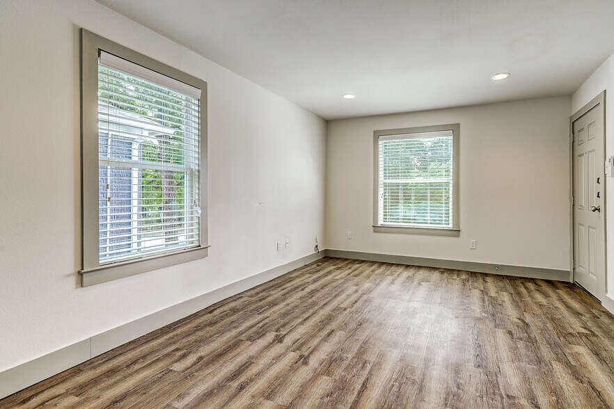 More Photos Of 1009 Enid St, Houston Apartments For Sale