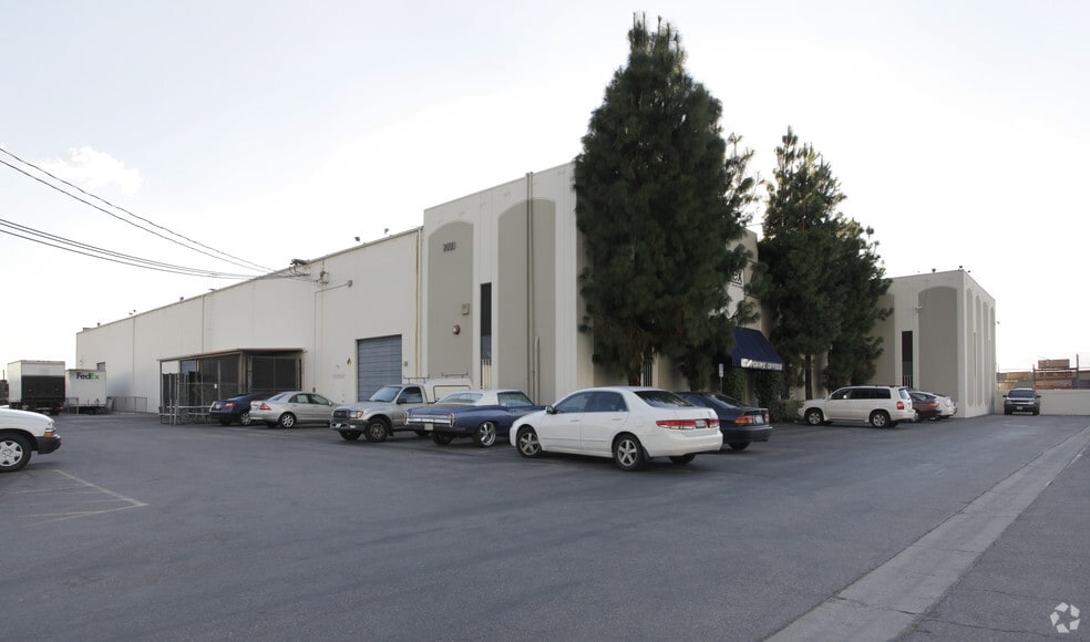 More Photos Of 7101 Fair Ave, North Hollywood Warehouse For Lease
