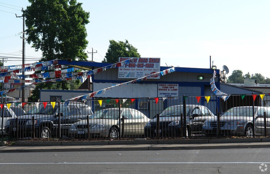 More Photos Of 5900 Auburn Blvd, Citrus Heights Auto Dealership For Lease