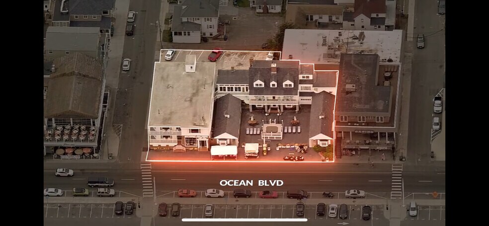 Primary Photo Of 75 Ocean Blvd, Hampton Hotel For Sale