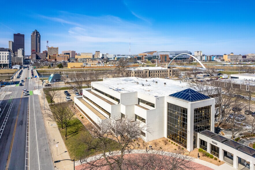 More Photos Of 100 E Grand Ave, Des Moines Office For Lease