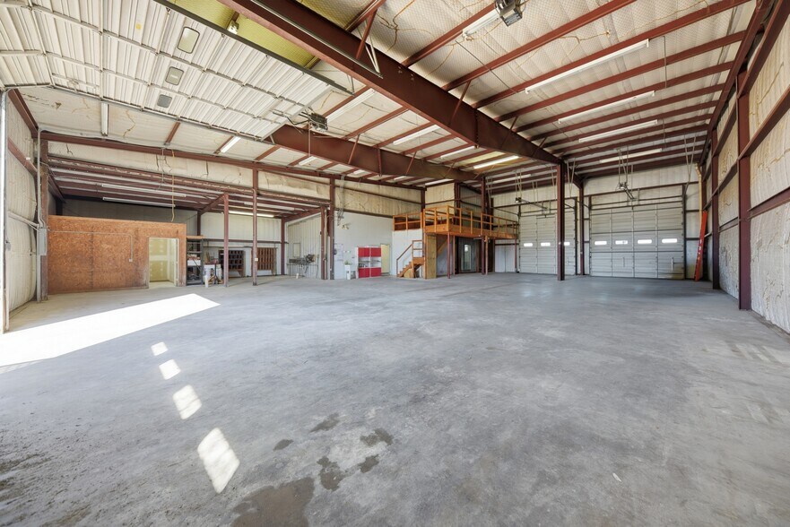 More Photos Of 1140 Finfeather Rd, Bryan Flex For Lease