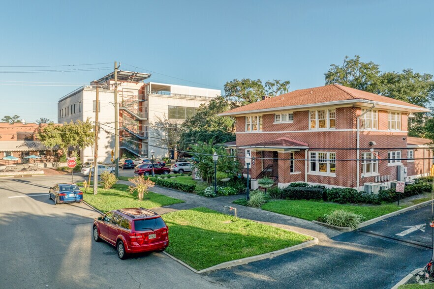 More Photos Of 1604 Margaret St, Jacksonville Bank For Lease