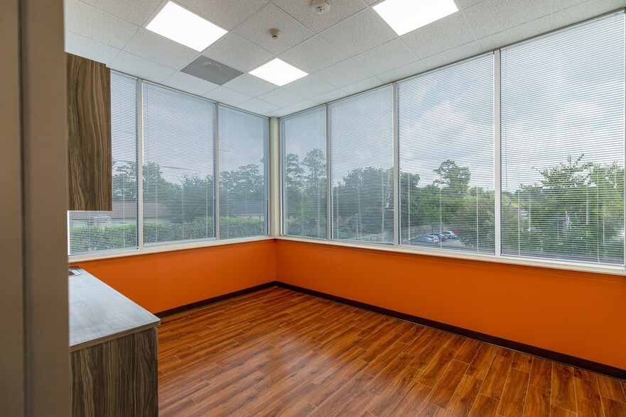 More Photos Of 16422 Stuebner Airline Rd, Spring Medical For Lease