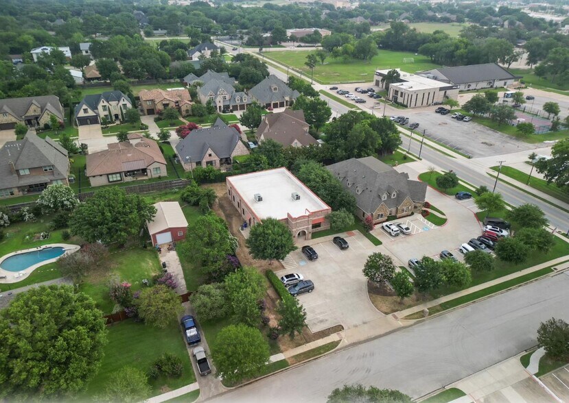 More Photos Of 820 Central Dr, Colleyville Office For Sale