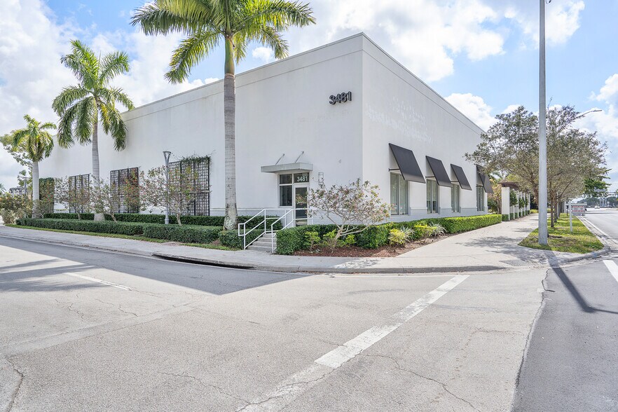 More Photos Of 3481 N University Dr, Coral Springs General Retail For Sale