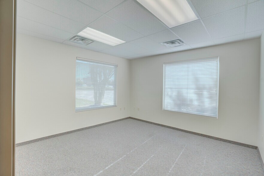 More Photos Of 2099 N Collins Blvd, Richardson Office For Lease