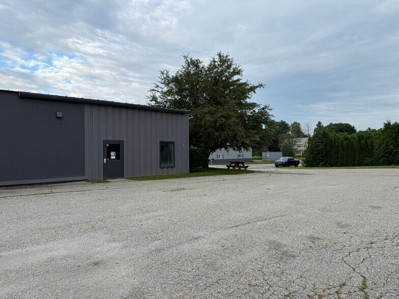 More Photos Of 123 Park St, Rutland Manufacturing For Lease
