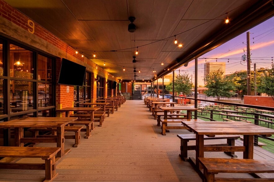 More Photos Of 806 S 2nd St, Abilene Light Distribution For Sale