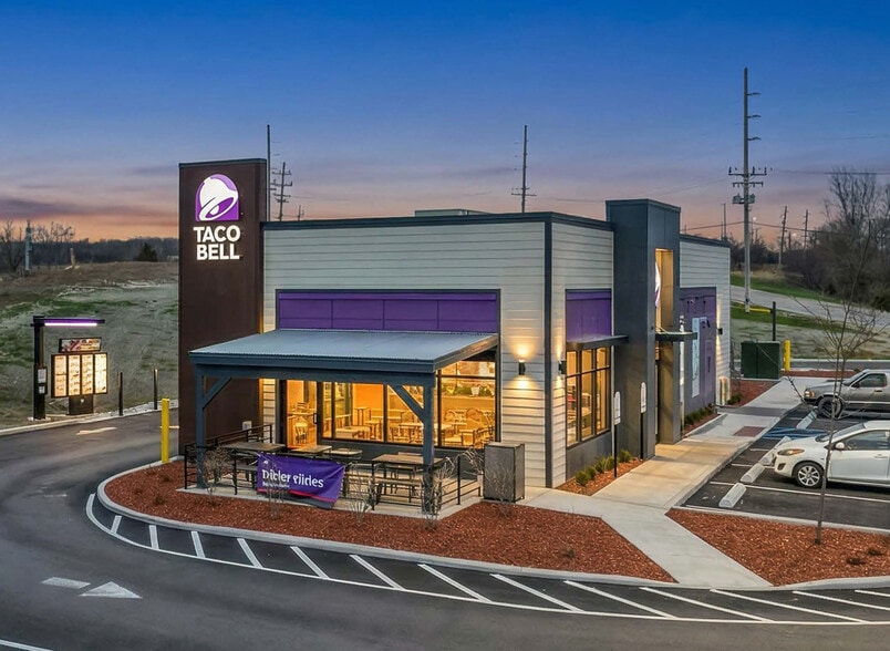 Primary Photo Of 1504 Wilkins way, Mitchell General Retail For Sale