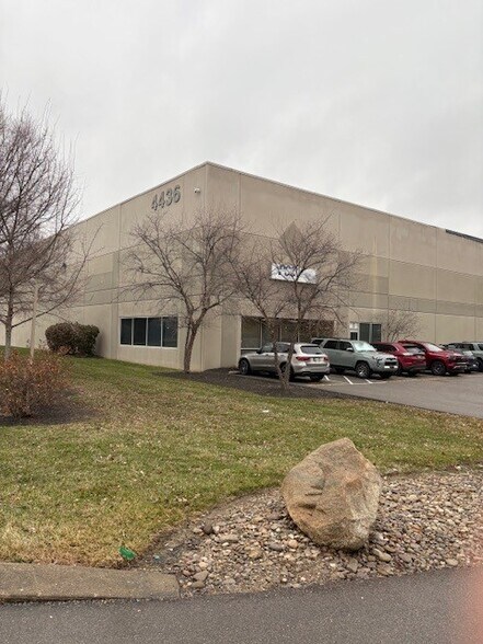 More Photos Of 4436 Muhlhauser Rd, Hamilton Warehouse For Lease
