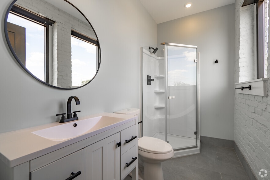 More Photos Of 628 Madison Ave, Memphis Apartments For Lease