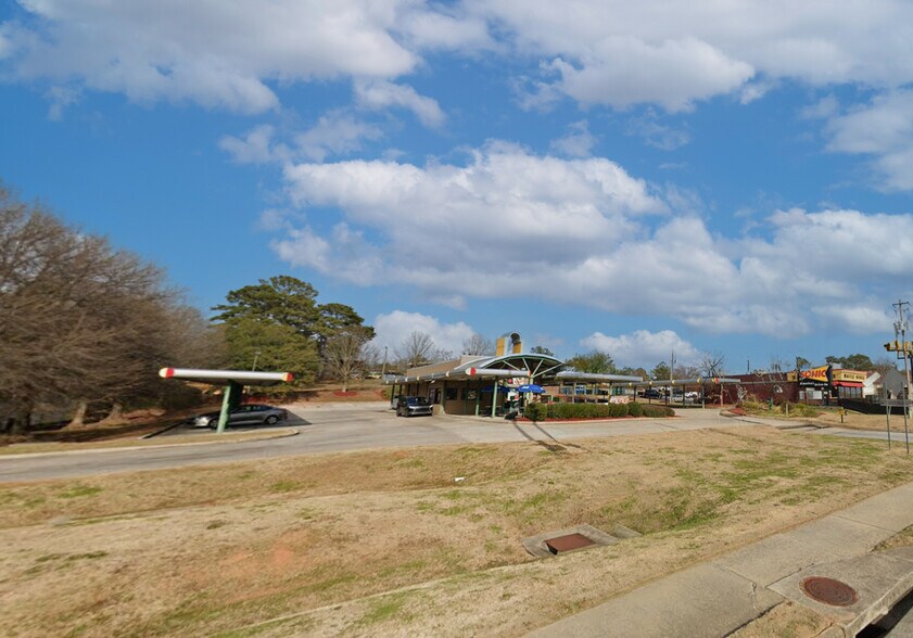 More Photos Of 8225 Highway 278 NE, Covington Fast Food For Lease