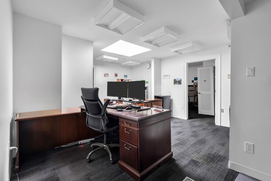 More Photos Of 140 W Main St, Clinton Township Office For Sale