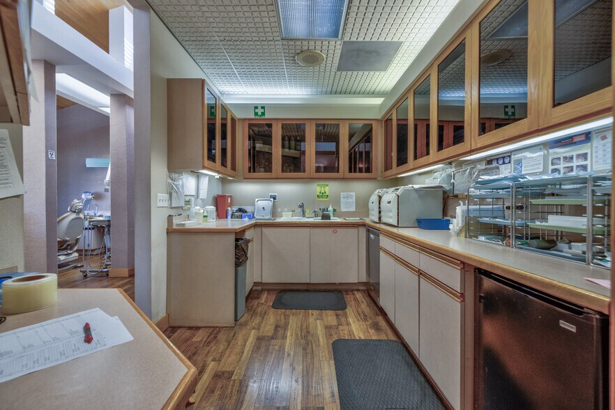 More Photos Of 16336 Whittier Blvd, Whittier Medical For Sale