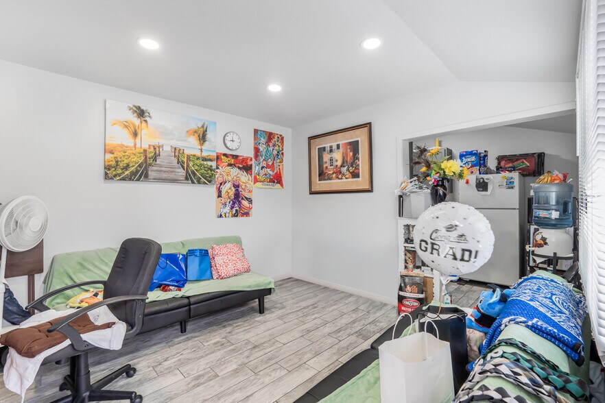 More Photos Of 136 N Garfield Ave, Oxnard Apartments For Sale