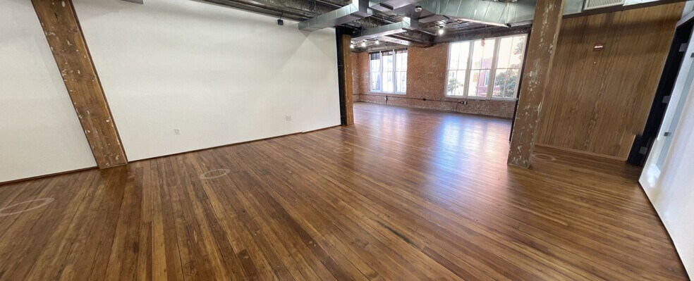 Primary Photo Of 208 N Market St, Dallas Office For Lease