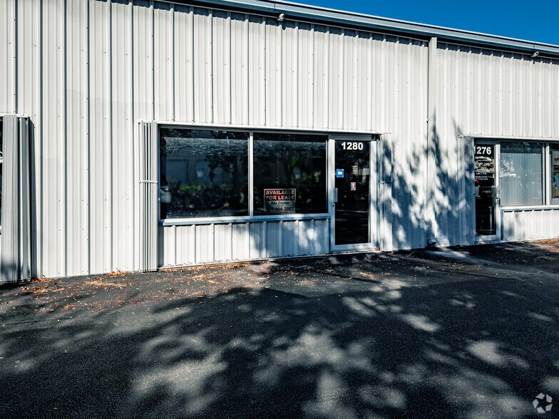 More Photos Of 1260-1296 SE Industrial Blvd, Port Saint Lucie Warehouse For Lease