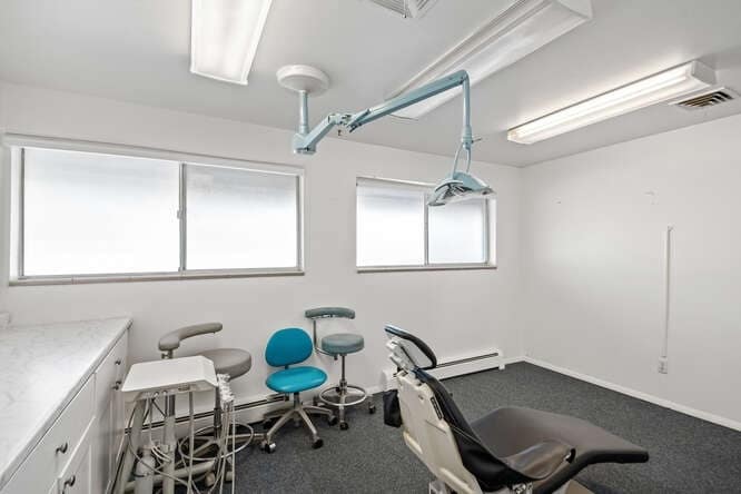 More Photos Of 5025-5039 S Federal Blvd, Englewood Medical For Lease