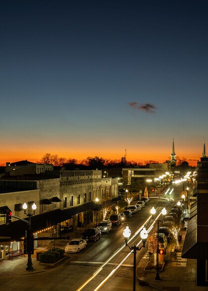 More Photos Of 207 E Main St, McMinnville General Retail For Sale