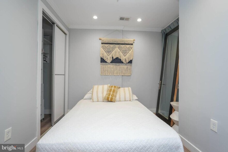 More Photos Of 1461 Chapin St NW, Washington Apartments For Sale