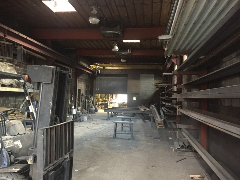 More Photos Of 154 N Cedar St, Hazleton Manufacturing For Sale