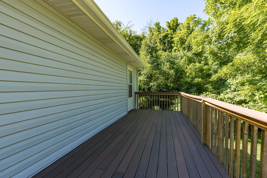 More Photos Of 535 Elm St, Hillsboro Office For Sale