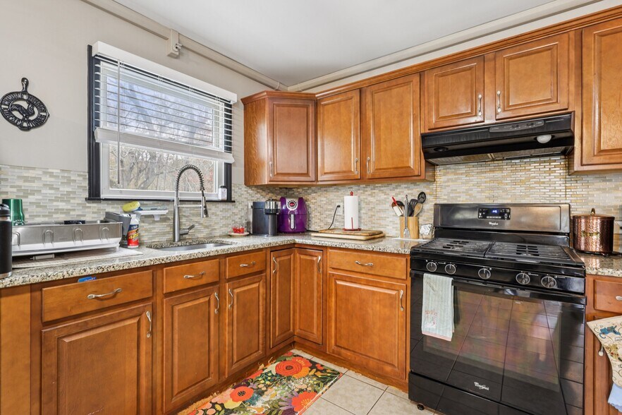 More Photos Of 170 S Hope Chapel Rd, Jackson Specialty For Sale