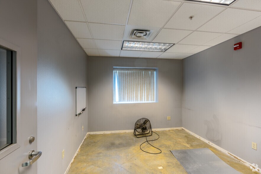 More Photos Of 71722 E Columbia Ave, Boardman Industrial For Sale