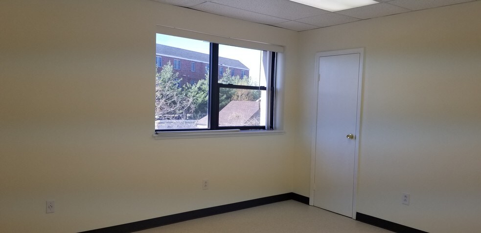 More Photos Of 29 Fairview St, Palisades Park Office For Lease