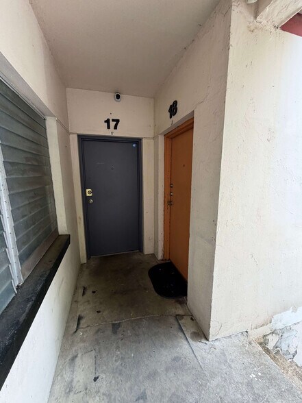 More Photos Of 121 E 8th St, Jacksonville Storefront Retail Office For Sale