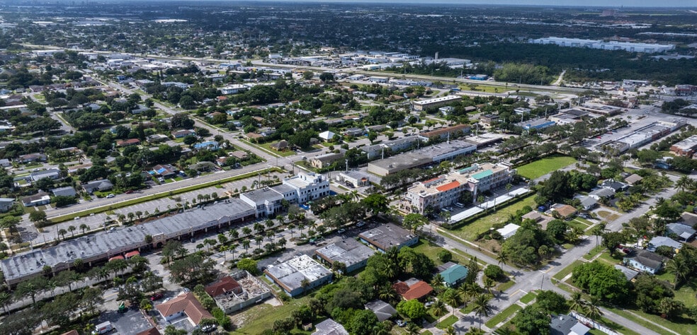 More Photos Of 800 Park Ave, West Palm Beach Storefront Retail Office For Sale