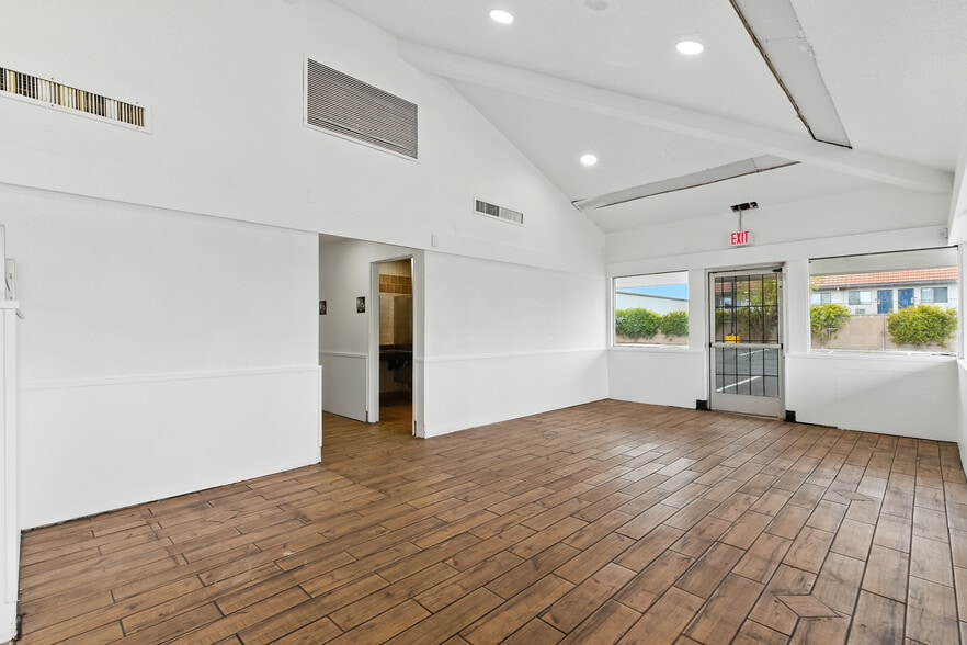 More Photos Of 4355 Sonoma Blvd, Vallejo Restaurant For Sale