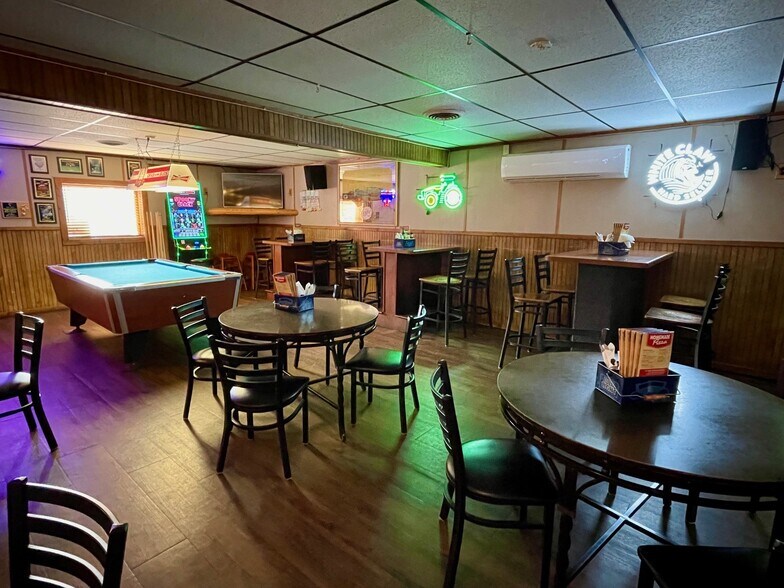 More Photos Of 2002 Midway Rd, Menomonie Restaurant For Sale