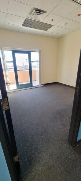 More Photos Of 5440 W Sahara Ave, Las Vegas Medical For Lease