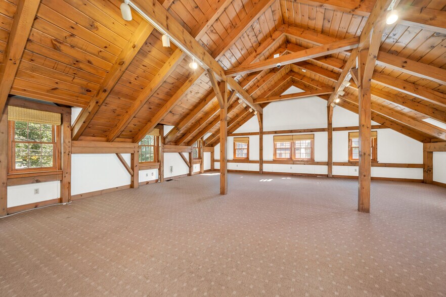 More Photos Of 58 Main St, Topsfield Office For Sale