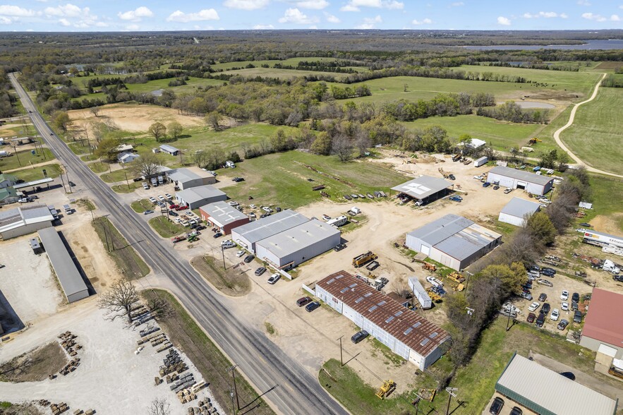 Primary Photo Of 2620 Farm Road 79, Paris Warehouse For Sale