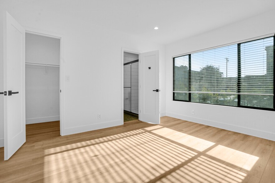 More Photos Of 12527 Cranbrook Ave, Hawthorne Apartments For Sale