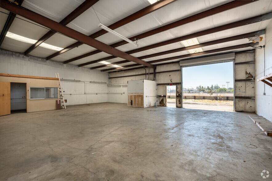 More Photos Of 4283 N Wilson Way, Stockton Warehouse For Lease