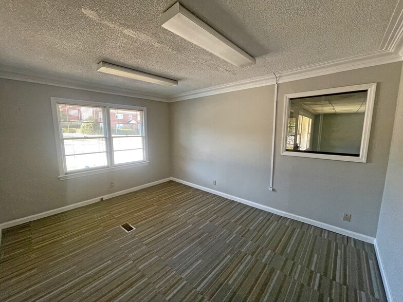 More Photos Of 1924 Warm Springs Rd, Columbus Medical For Sale