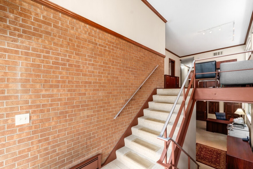 More Photos Of 53 W 3rd Ave, Columbus Office For Sale