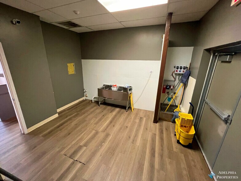 More Photos Of 300 Glen Ellyn Rd, Bloomingdale Unknown For Lease