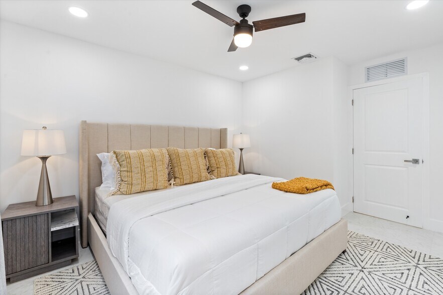 More Photos Of 1212 NW 6th Ct, Fort Lauderdale Apartments For Sale