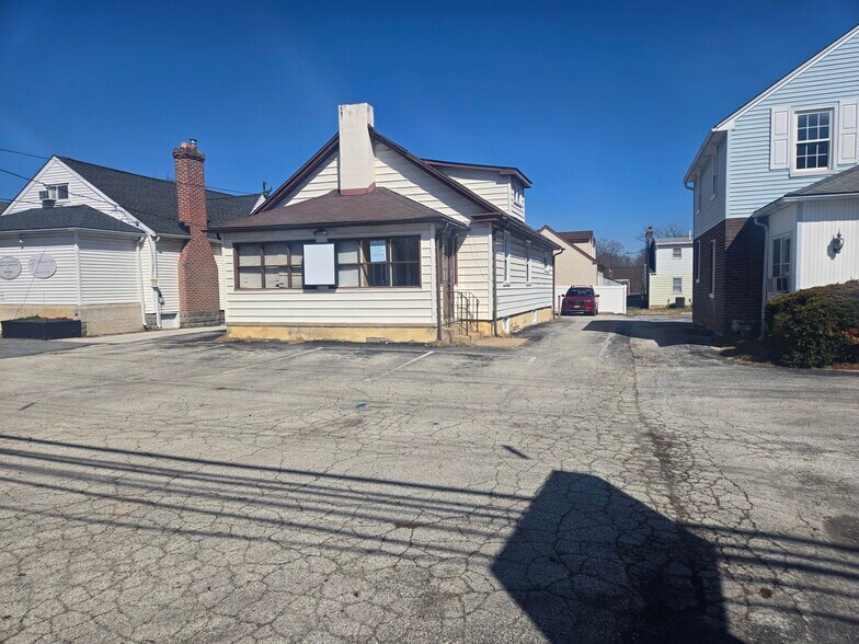 Primary Photo Of 1025 N Providence Rd, Media Medical For Sale