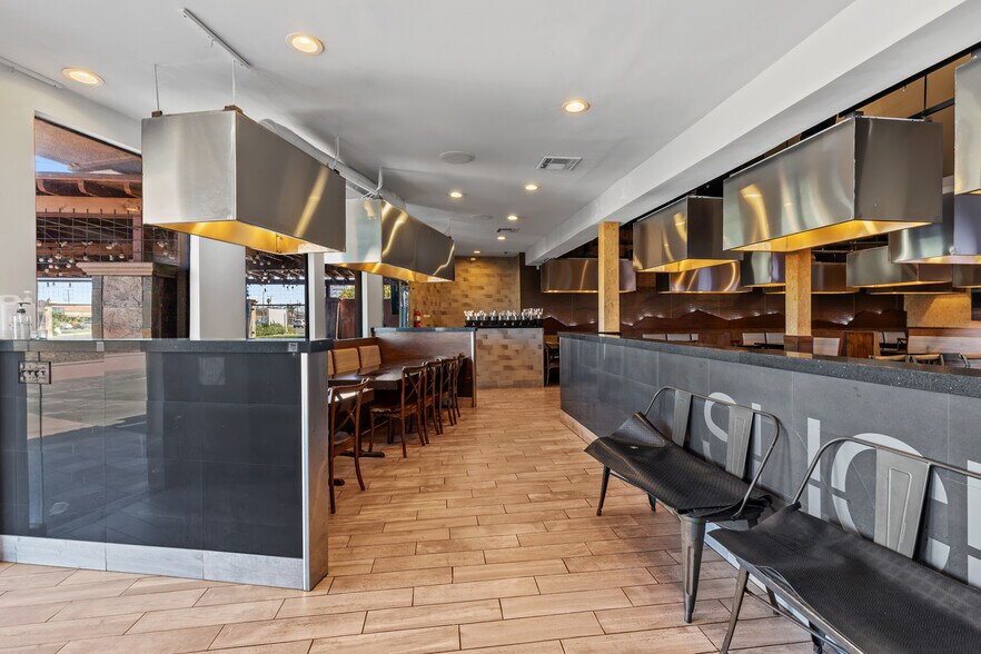 More Photos Of 16871 Beach Blvd, Huntington Beach Restaurant For Sale