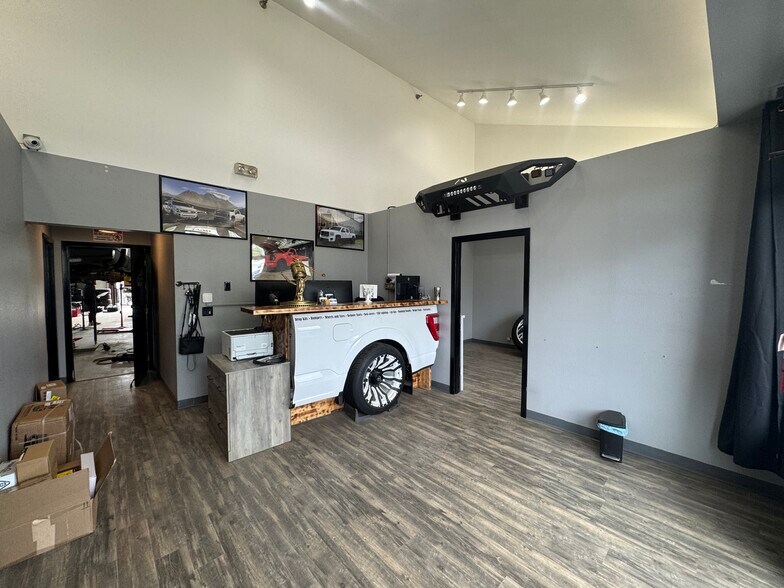 More Photos Of 7439 Old Seward Hwy, Anchorage Storefront Retail Office For Lease