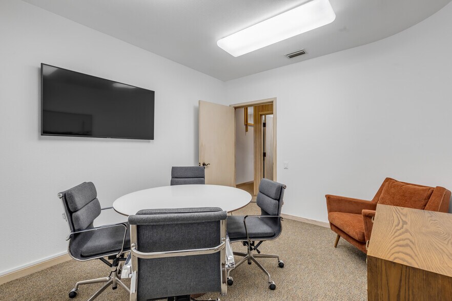 More Photos Of 100-104 Riverside Dr, New Smyrna Beach Office For Sale