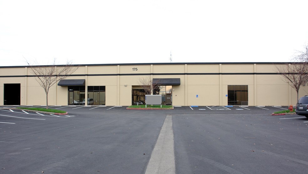 More Photos Of 175 Commerce Cir, Sacramento Warehouse For Lease