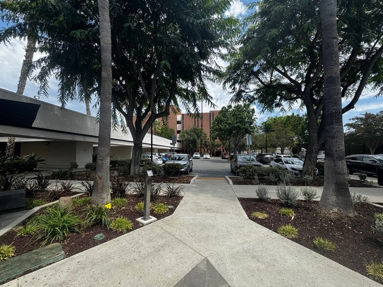 More Photos Of 16453 Colorado Ave, Paramount Hospital For Sale